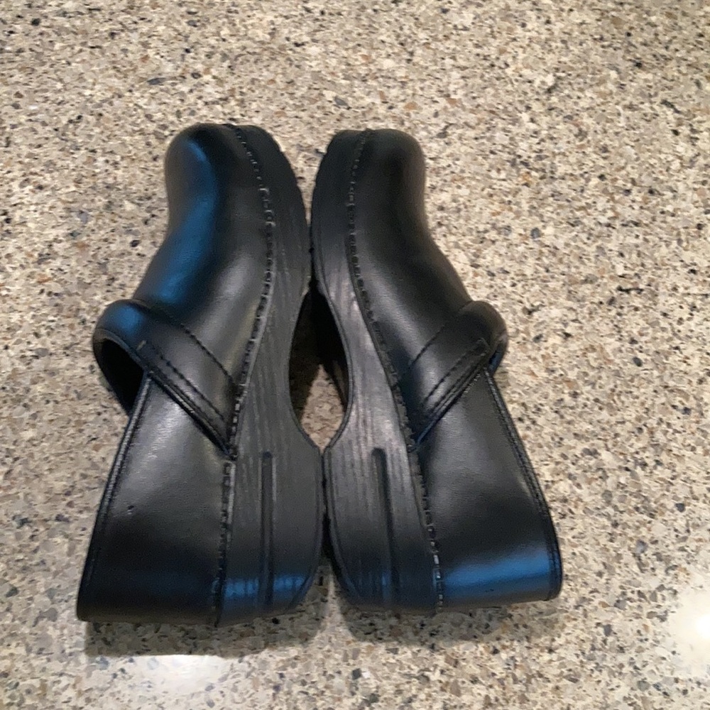 Women’s size 10.5-11 (EU 41) Black Leather Dansko Professional Clogs - Picture 8 of 11